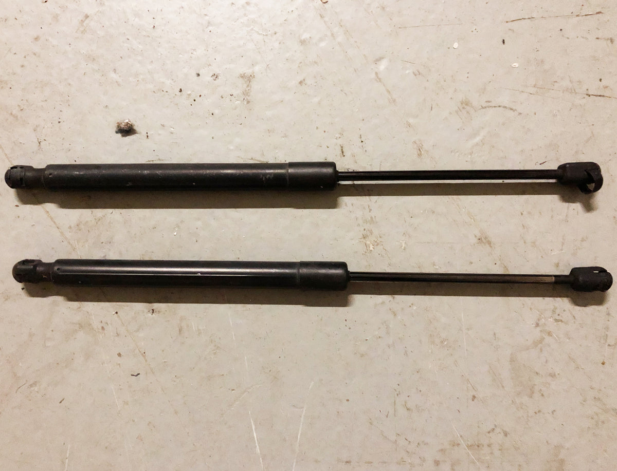 VW GOLF GTI MK5 BOOT STRUTS HOUSE OF H.S.P