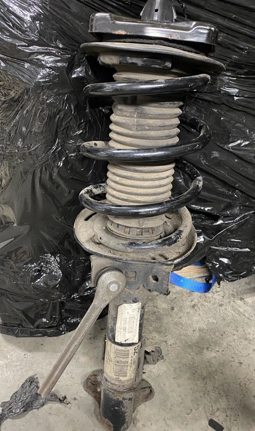 Mercedes C63 AMG 6.3 W204 - Front Suspension x1