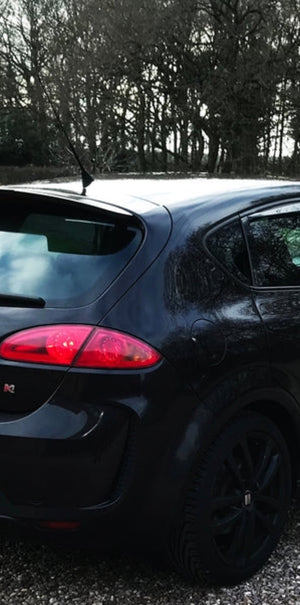 SEAT LEON CUPRA K1 / CUPRA / DRIVERS SIDE EXTERIOR DOOR HANDLE GLOSS TRIM