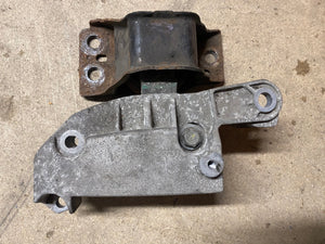 RENAULT MEGANE SPORT R26 / 225 - ENGINE / GEARBOX MOUNT