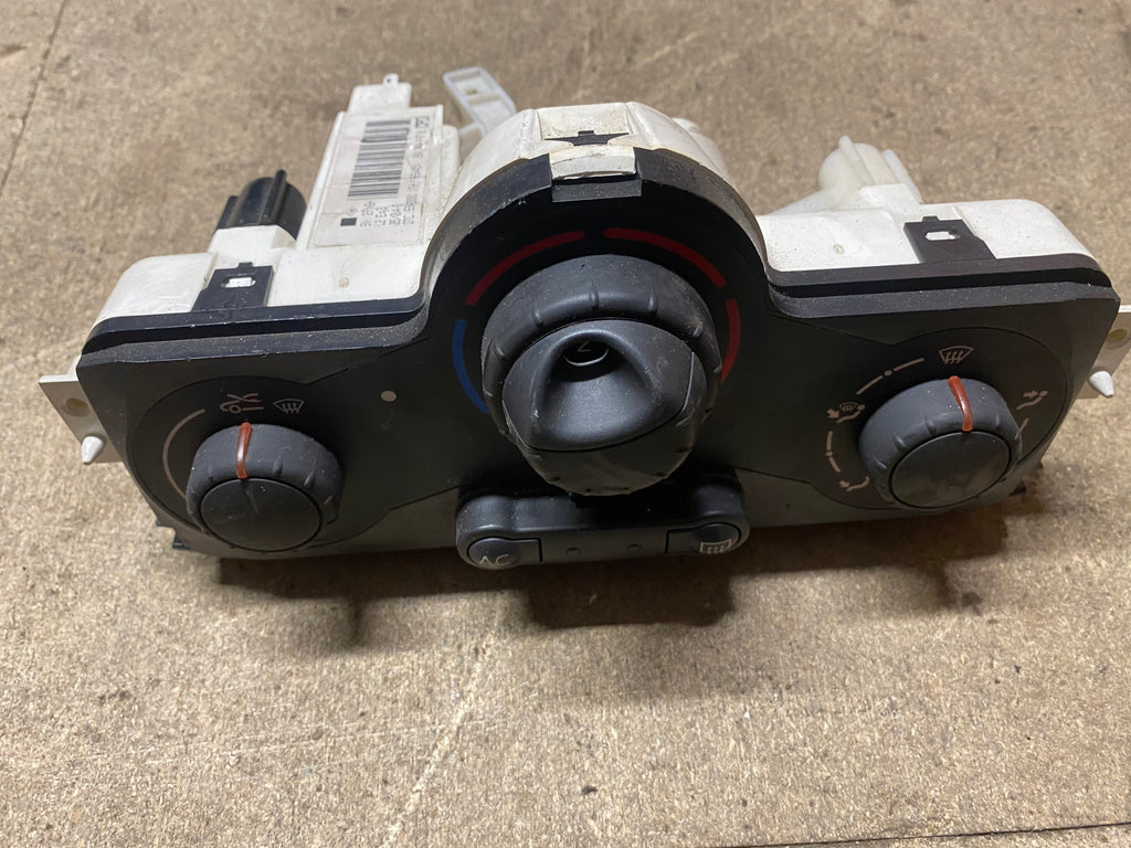 RENAULT MEGANE SPORT R26 / 225 - HEATER CONTROLS