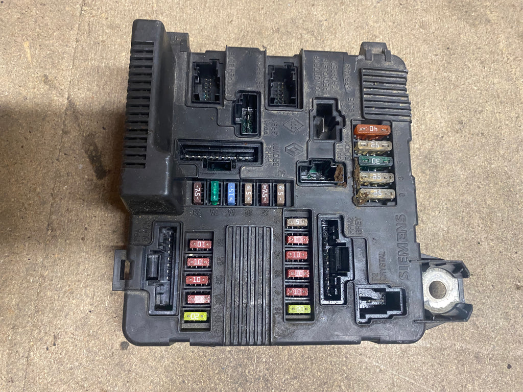 RENAULT MEGANE SPORT R26 / 225 - FUSE BOX