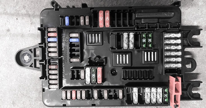 BMW F20 / F21 M135i - FUSEBOX