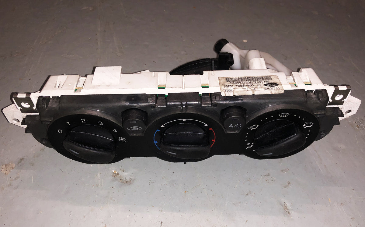 Ford Focus ST - Climate Control – HOUSE OF H.S.P