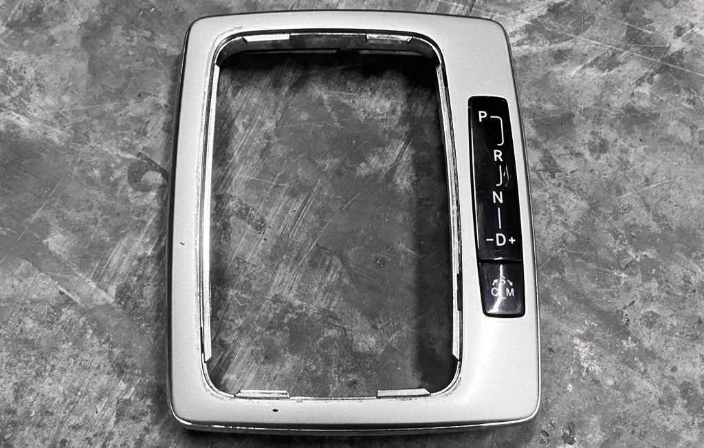 Mercedes C63 AMG 6.3 W204 - Gearstick Surround