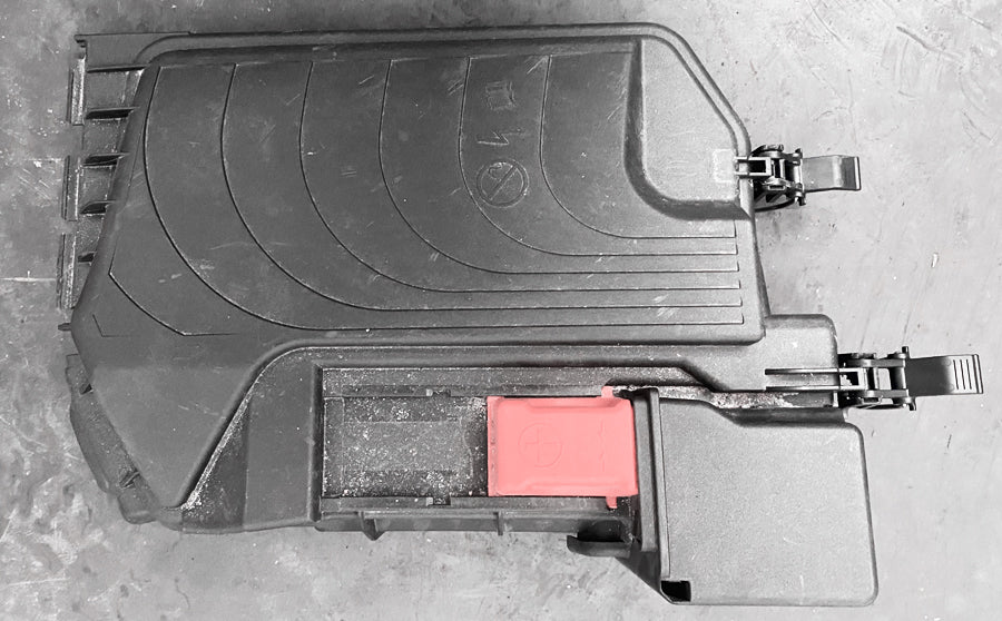 Mercedes A45 AMG - Fusebox Lid