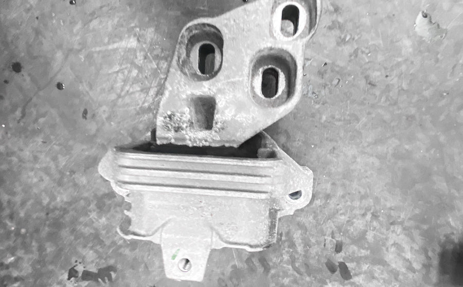 Mercedes A45 AMG - Engine Mount