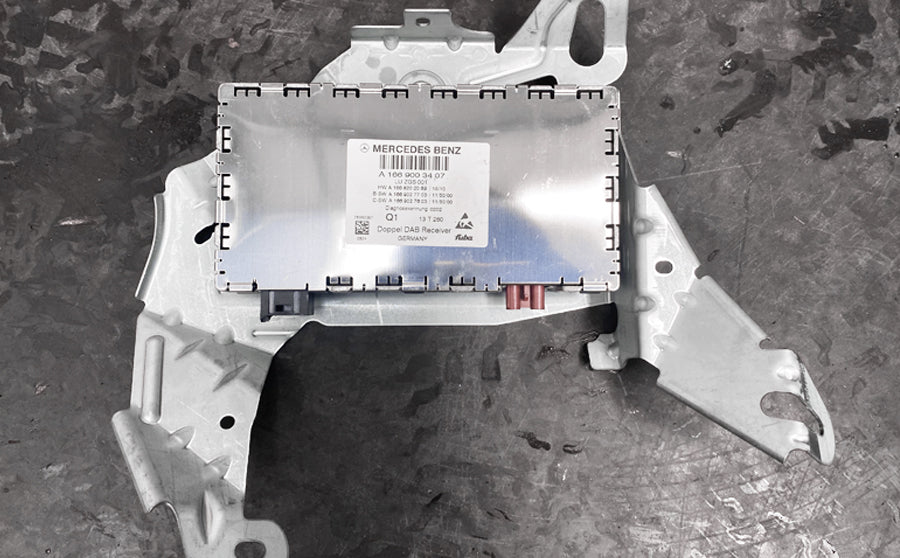 Mercedes A45 AMG - Control Module - DAB Radio - A 166 900 34 07