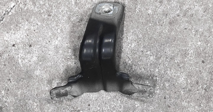 BMW F20 / F21 M135i - BRACKET